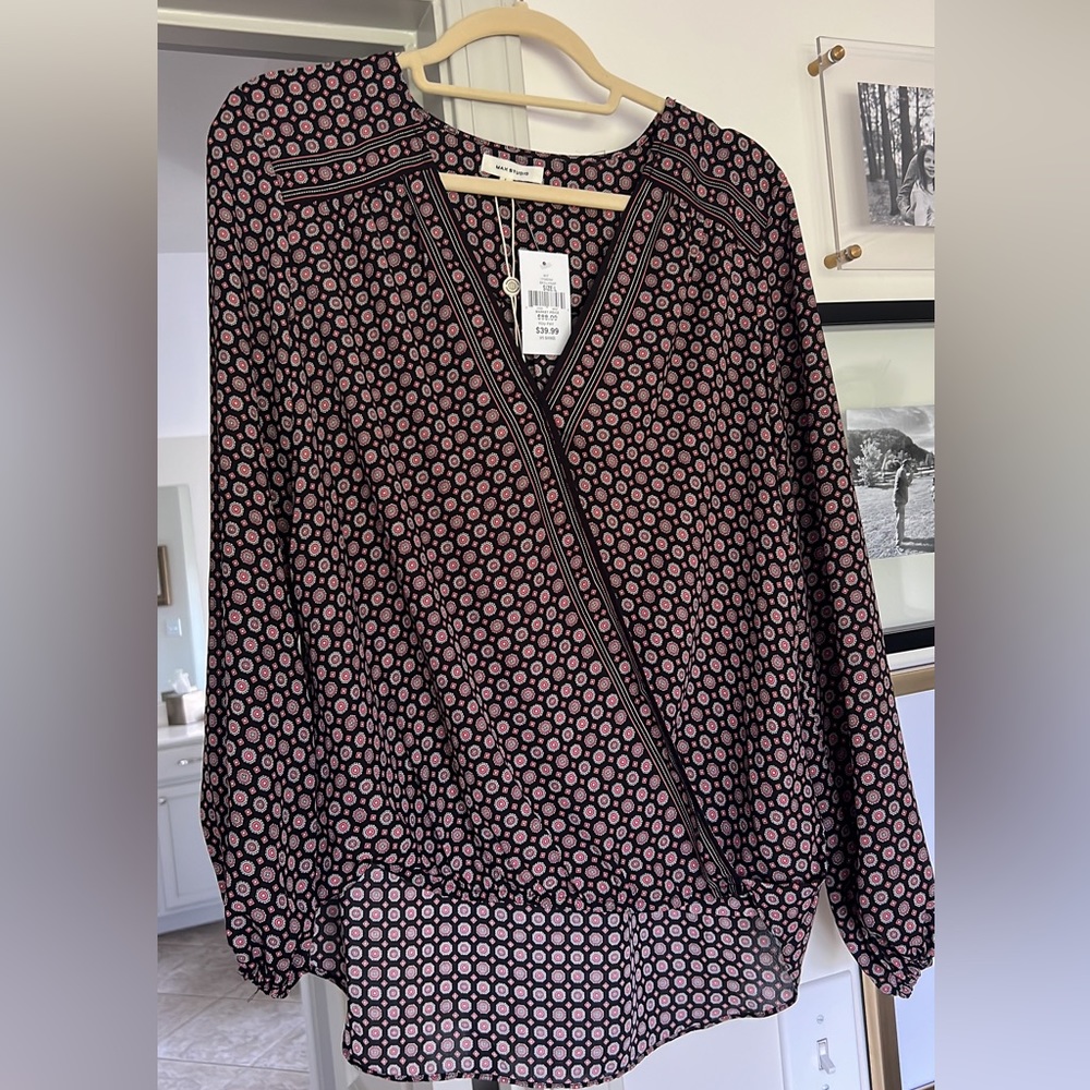 🎉 NWT MAX studio faux wrap blouse, sz. L